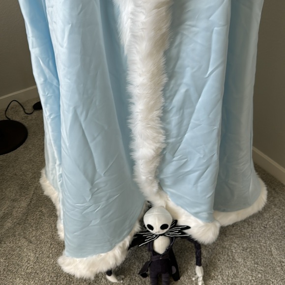 DISNEY ELSA FROZEN/ Halloween ready - Picture 4 of 6